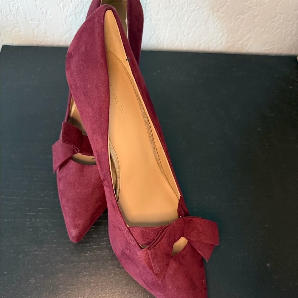 Ann Taylor Burgundy Heels with Bow Detail - Picture 9 of 9